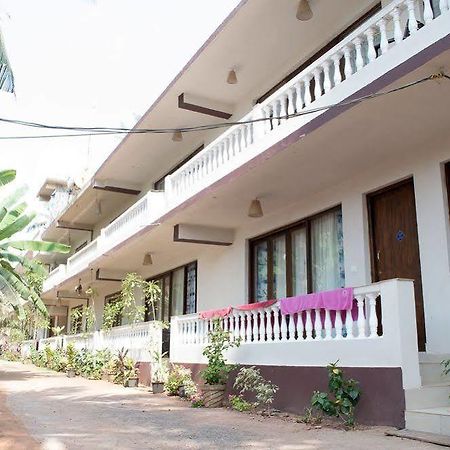 Sea View Resort Morjim Extérieur photo