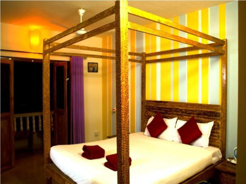 Sea View Resort Morjim Extérieur photo