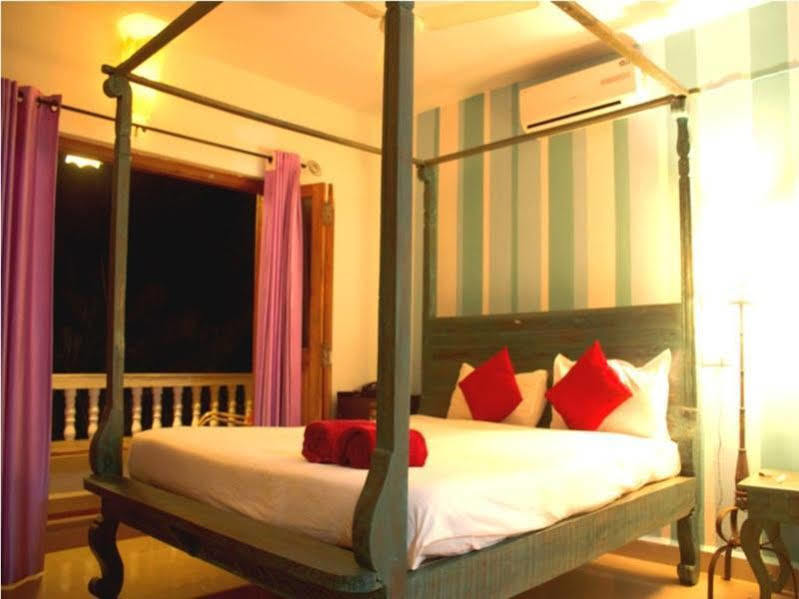 Sea View Resort Morjim Extérieur photo