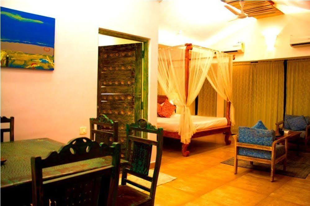 Sea View Resort Morjim Extérieur photo